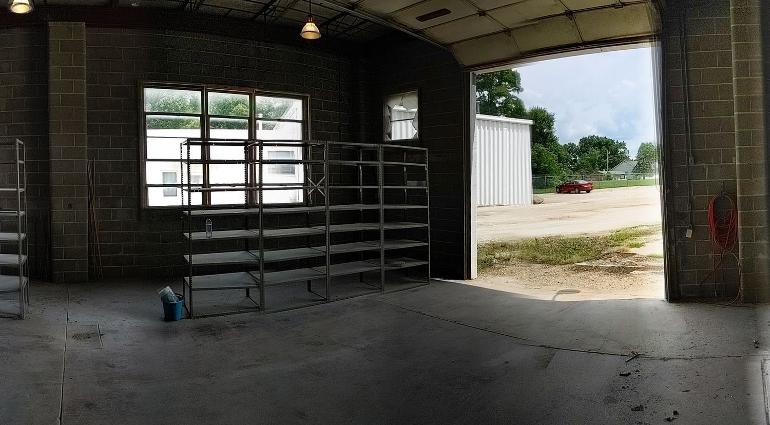 Retail/Industrial with street facing showroom and well equipped back shop